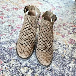 NWT Blowfish Malibu Booties